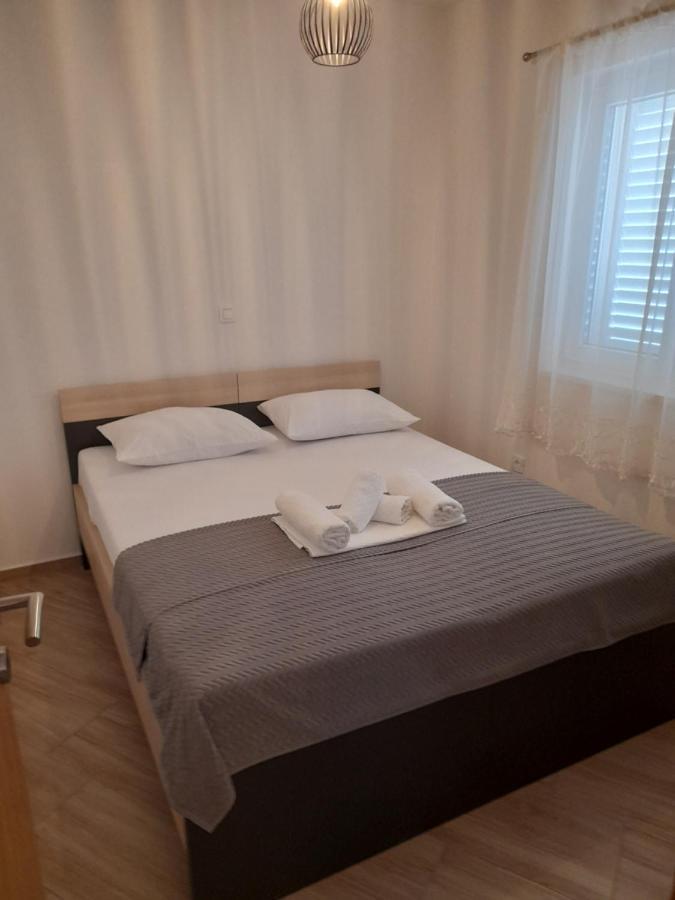 Apartmani Petra Primosten Bagian luar foto