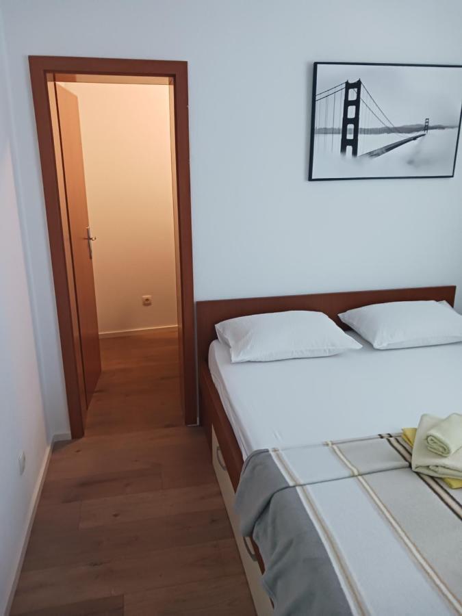 Apartmani Petra Primosten Bagian luar foto