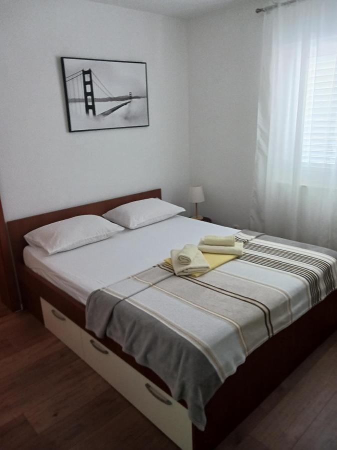 Apartmani Petra Primosten Bagian luar foto